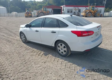 2016 Ford Focus S z USA, uszkodzony, nr VIN 1FADP3E26GL292793